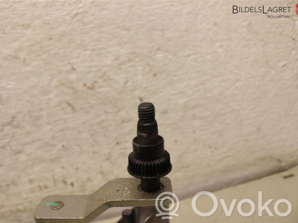 BMW 1 E81 E87 Front wiper linkage 