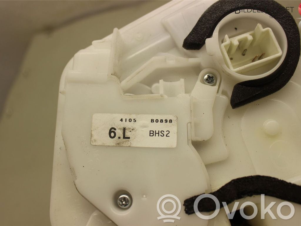 Mazda 3 III Front door lock 