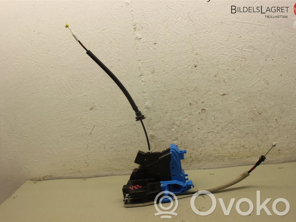 KIA Ceed Takaoven lukko 