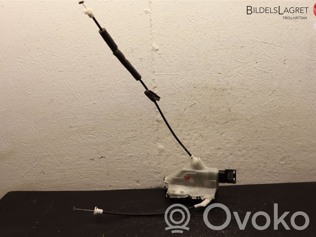 Citroen C3 Front door lock 