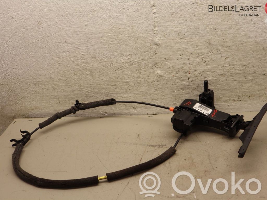 Ford Focus Front door check strap stopper 
