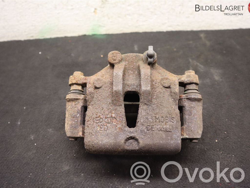 Hyundai i30 Front brake caliper 