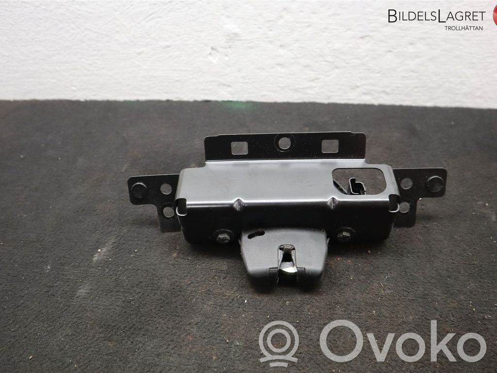 Peugeot 208 I Tailgate/trunk/boot lock/catch/latch 