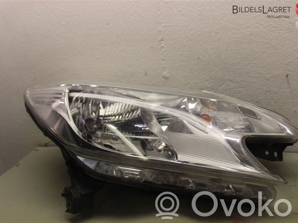 Nissan Note (E12) Headlight/headlamp 