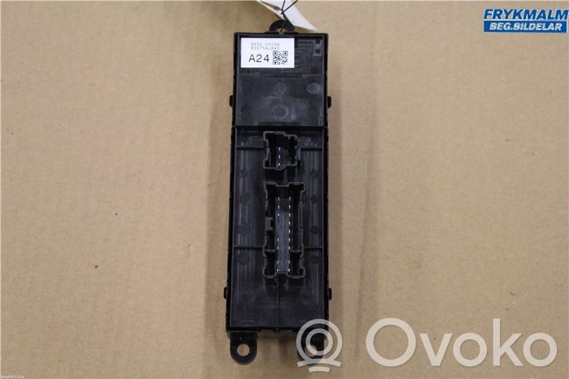 Subaru Legacy Electric window control switch 