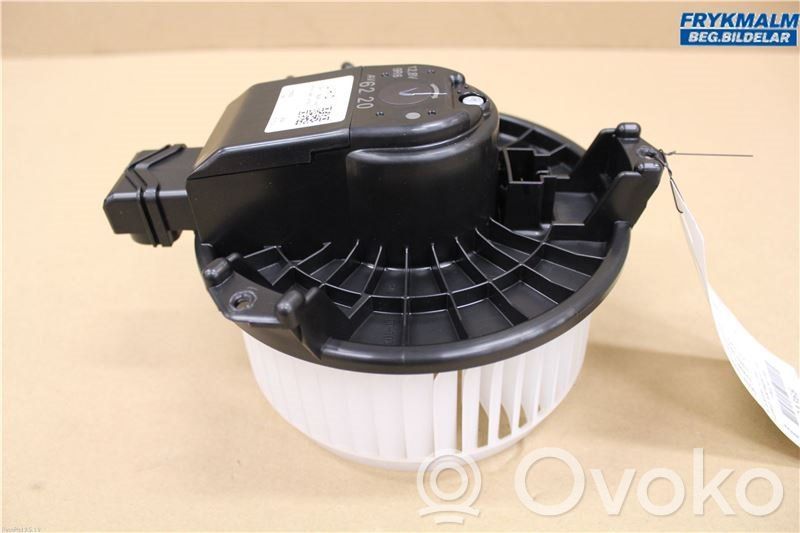 Ford Mondeo MK V Mazā radiatora ventilators 