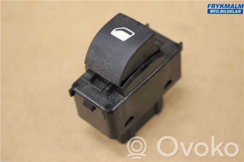 Peugeot 207 Electric window control switch 