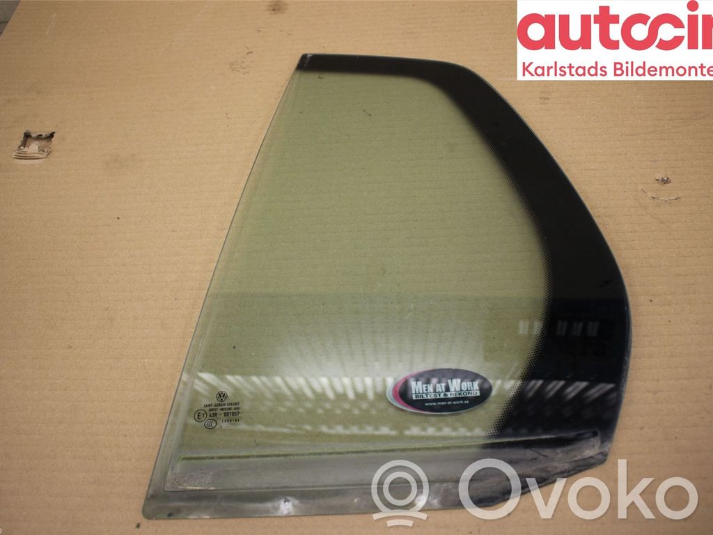 Volkswagen Golf V Rear vent window glass 