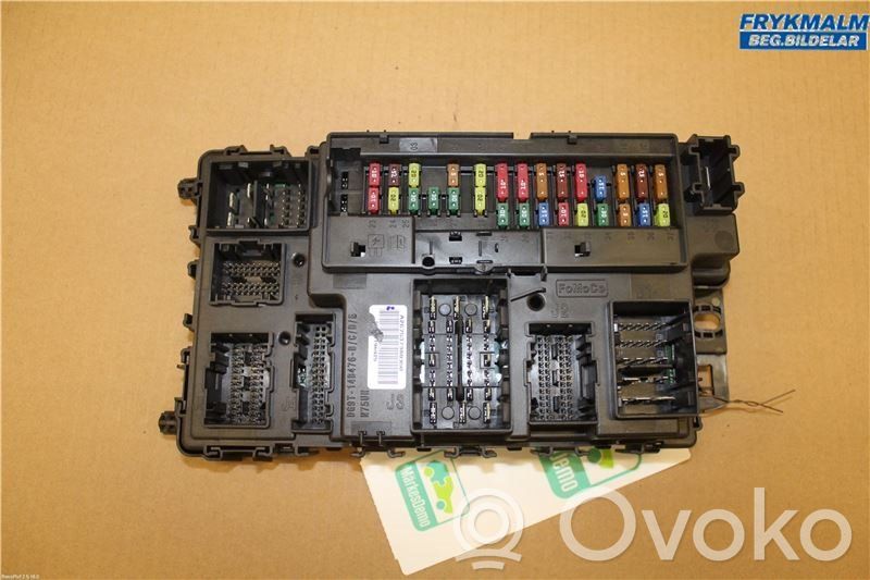 Saugiklių blokas   2038397,GU5T15604