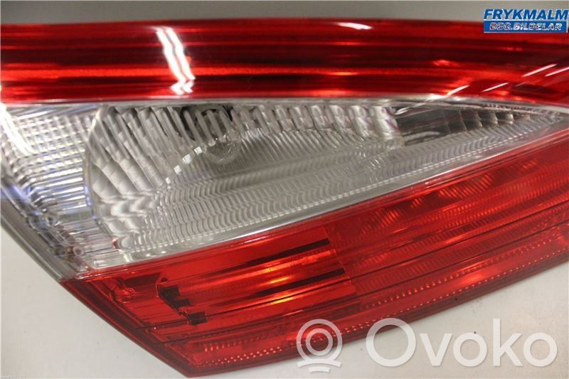 Ford Focus Aizmugurējais lukturis pārsegā 
