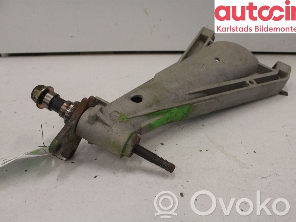 Rear control arm