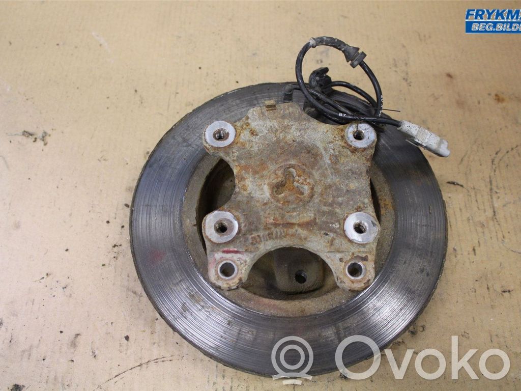 Cubo de rueda delantera   517645