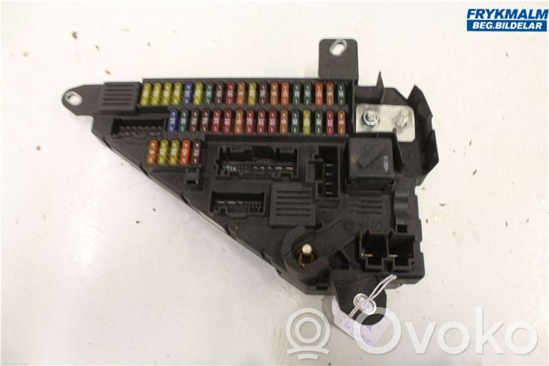 BMW 5 E60 E61 Fuse module 