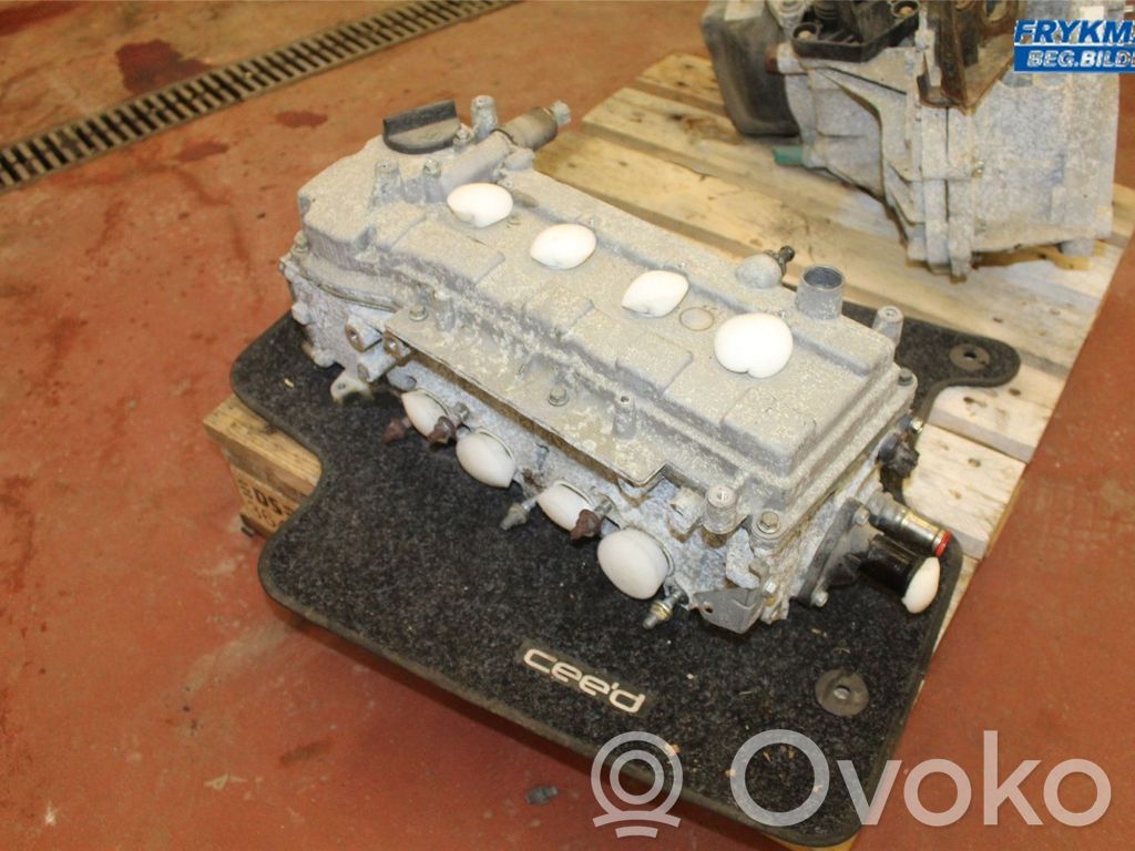 Nissan Micra Chiulasă motor 