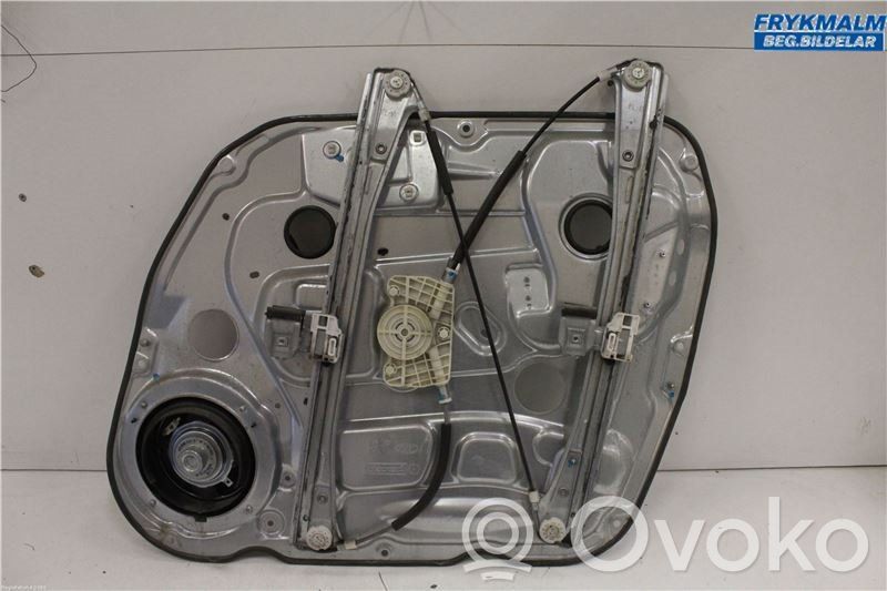 KIA Carens II Macara ușă față cu motor 
