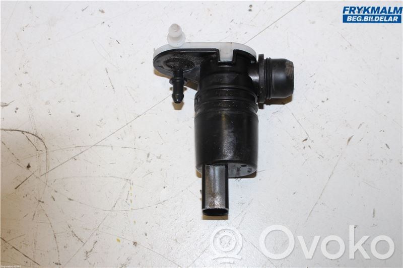 Ford Kuga III Windscreen/windshield washer pump 