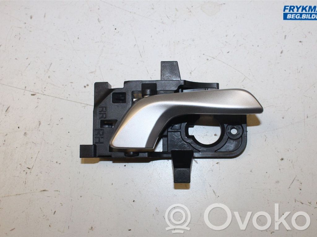 KIA Stonic Manecilla interna puerta delantera 