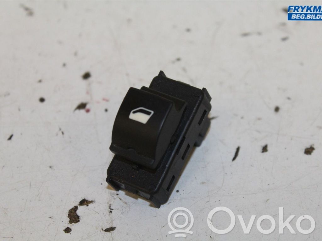 Peugeot 3008 I Electric window control switch 