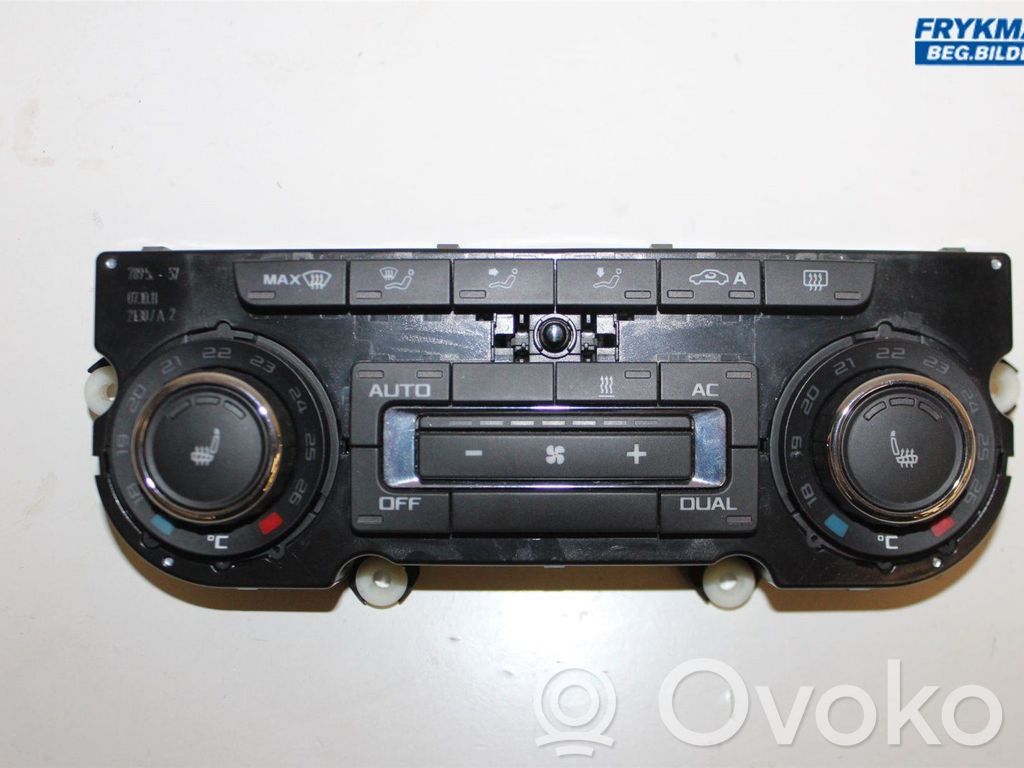 Skoda Octavia Mk2 (1Z) Panel klimatyzacji 