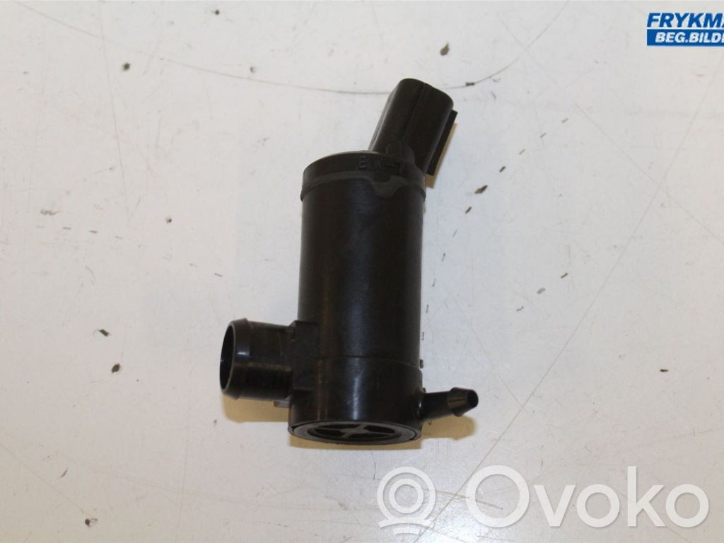 Subaru Legacy Windscreen/windshield washer pump 