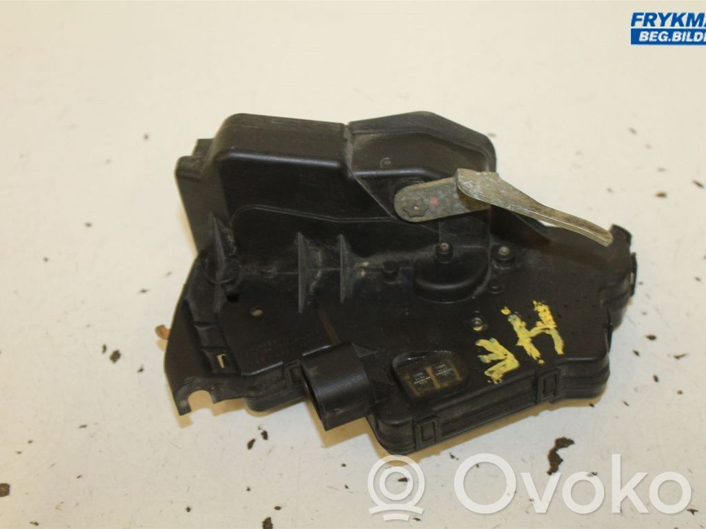 BMW 3 E46 Front door lock 