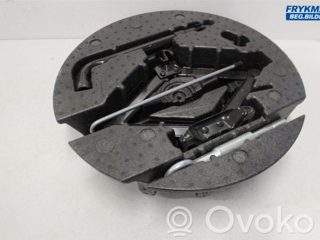 Volvo S80 Tool set 