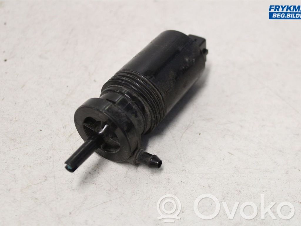Volvo V70 Headlight washer pump 