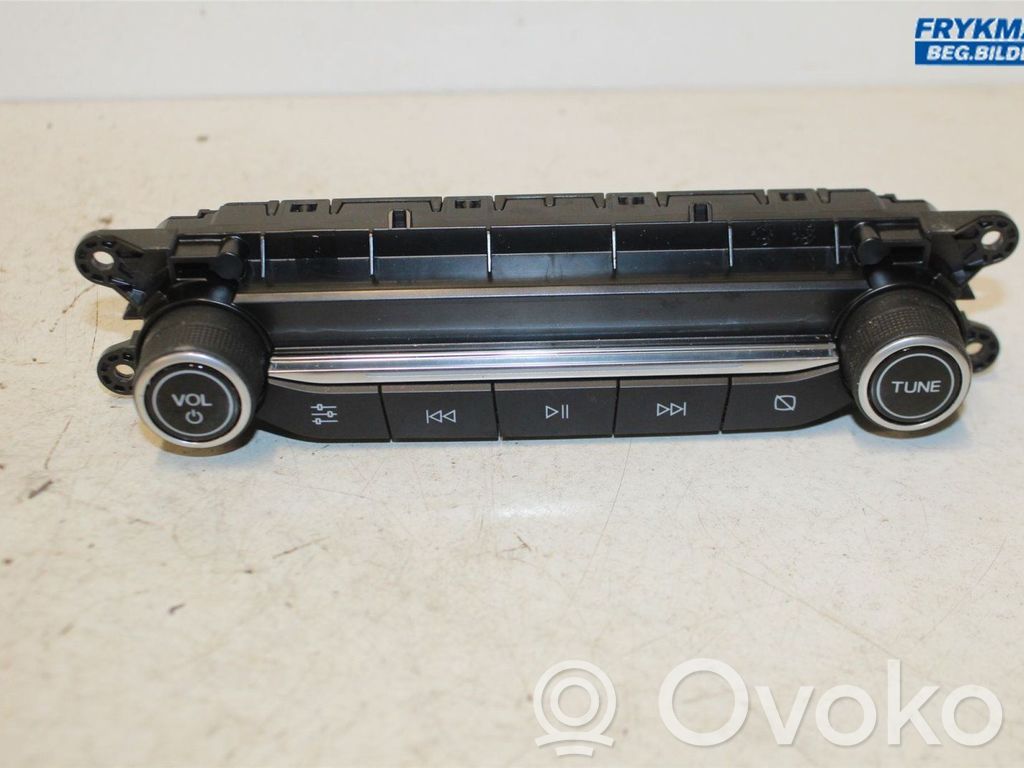 Ford Focus Radio/CD/DVD/GPS head unit 
