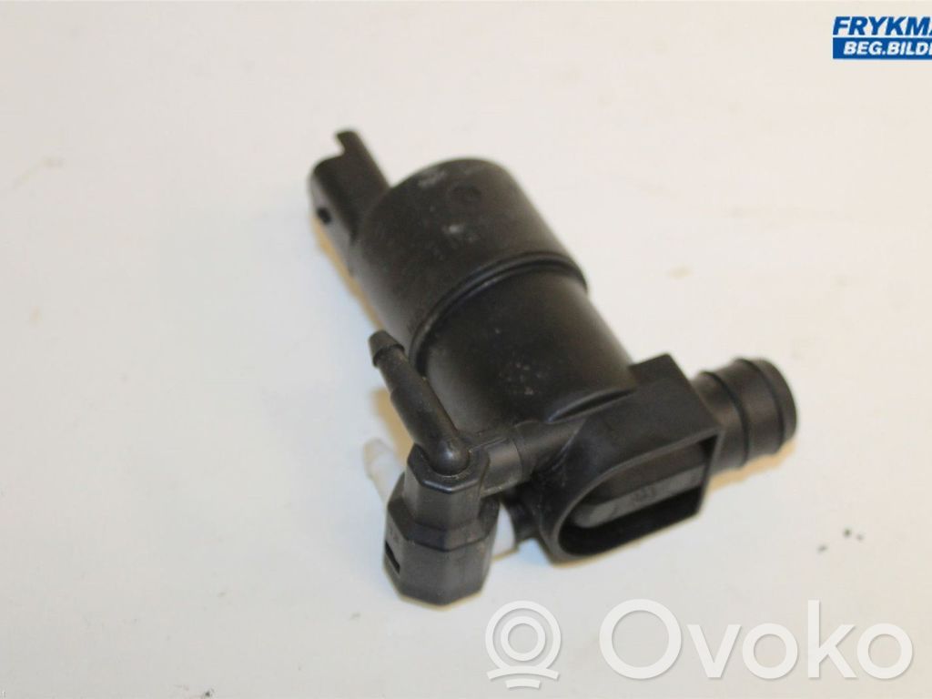Windscreen/windshield washer pump   643475