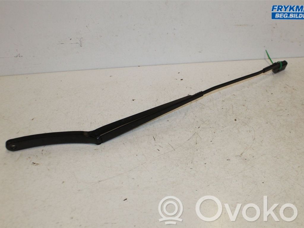 Ford Focus Front wiper blade arm 