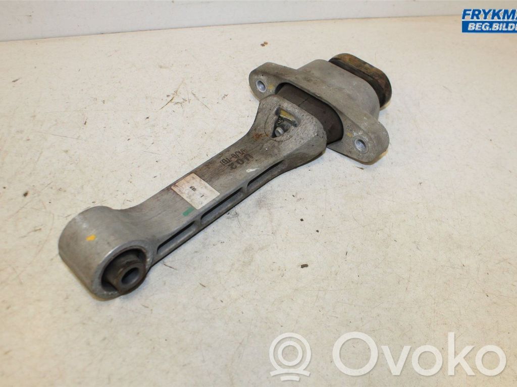 Engine mounting bracket   21950C5100