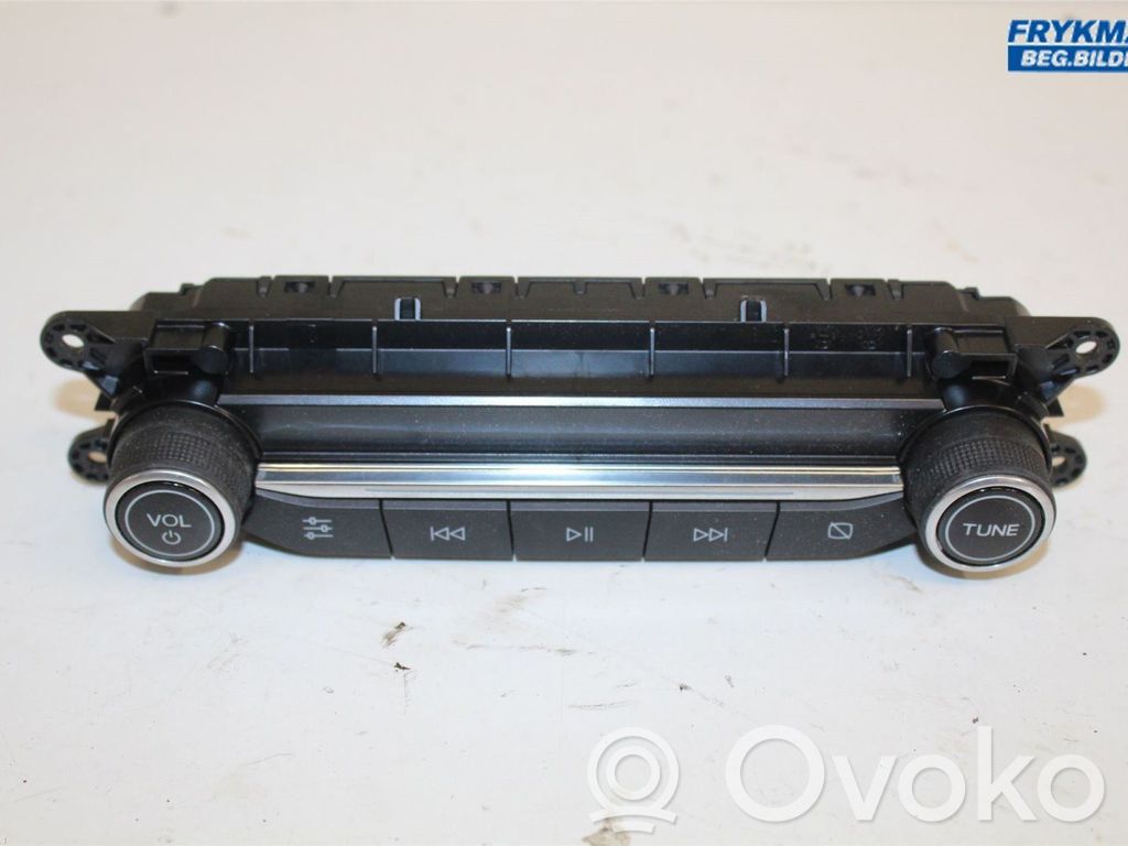 Ford Focus Radio/CD/DVD/GPS head unit 