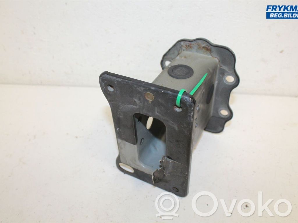 Priekšpusē bampera amortizators   647201H010
