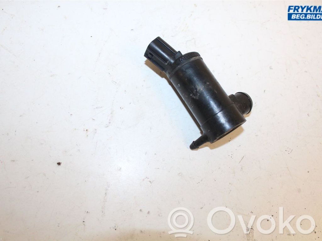 Subaru Legacy Windscreen/windshield washer pump 
