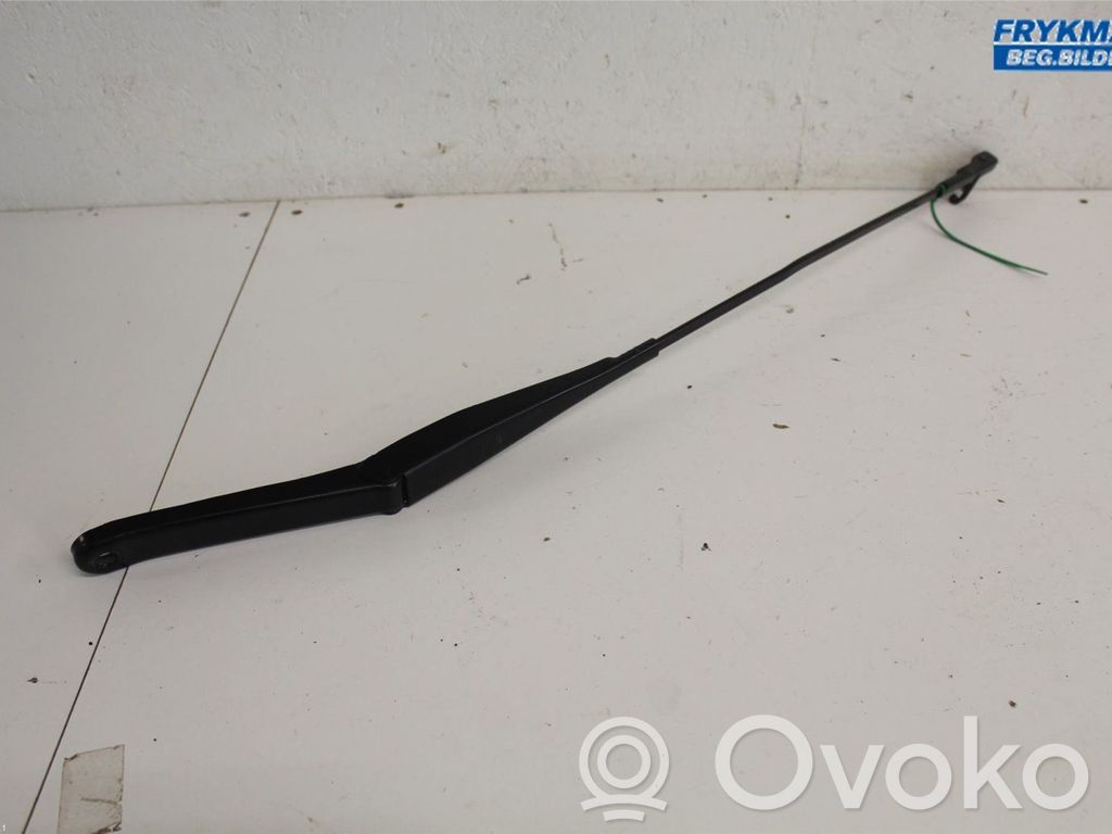 Ford Focus Front wiper blade arm 