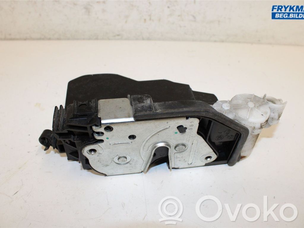 BMW X6 E71 Front door lock 