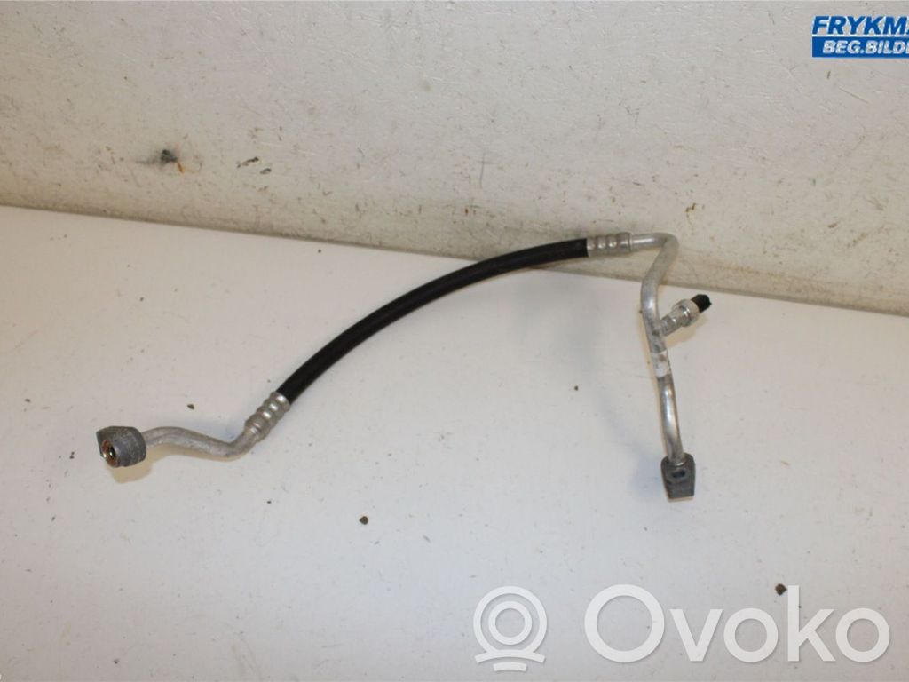 Ford Focus Ilmastointilaitteen putki (A/C) 
