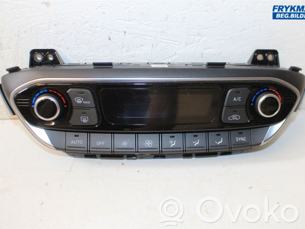 Hyundai i30 Climate control unit 