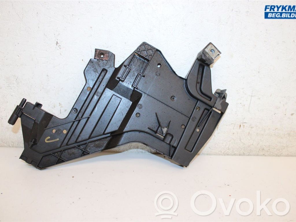 Audi A4 S4 B8 8K Headlight/headlamp mounting bracket 