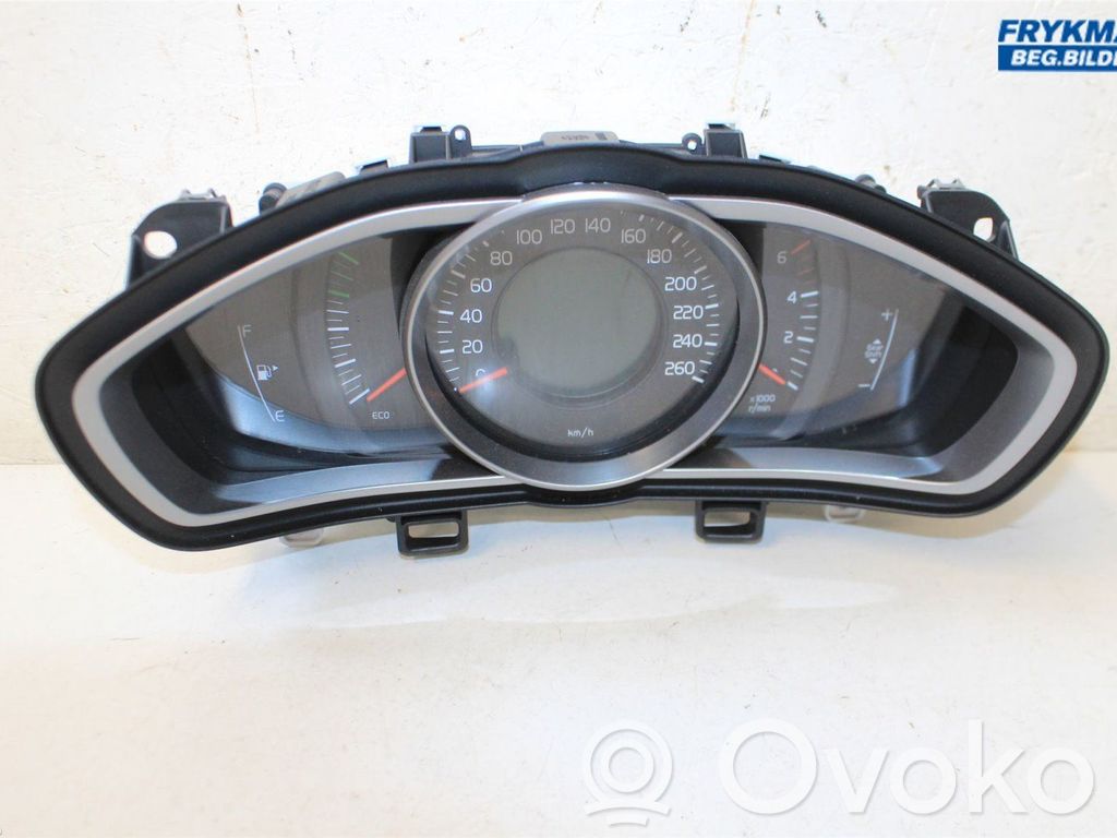 Volvo V40 Speedometer (instrument cluster) 