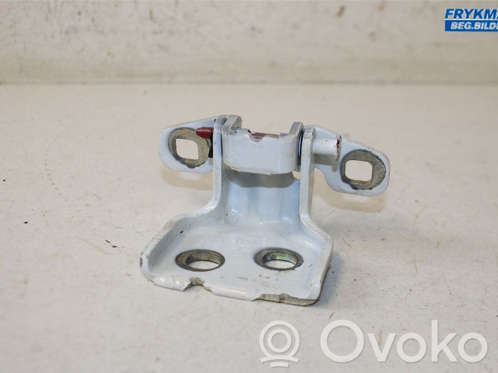 Dacia Sandero Rear door lower hinge 