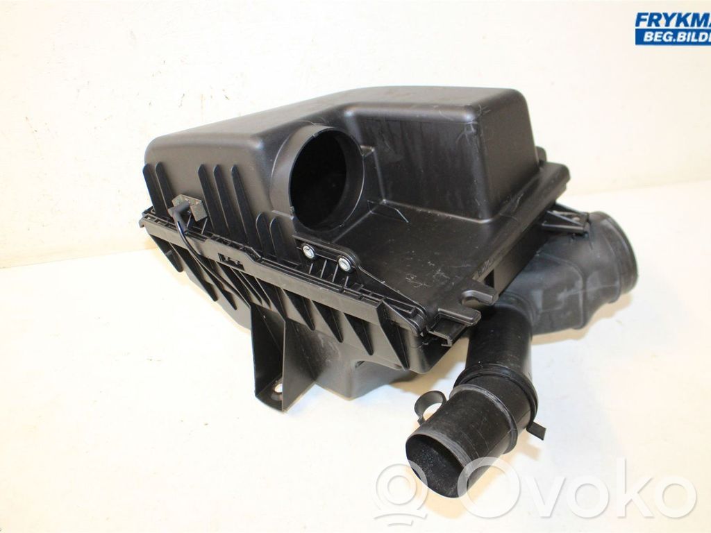 Air filter box   8683093