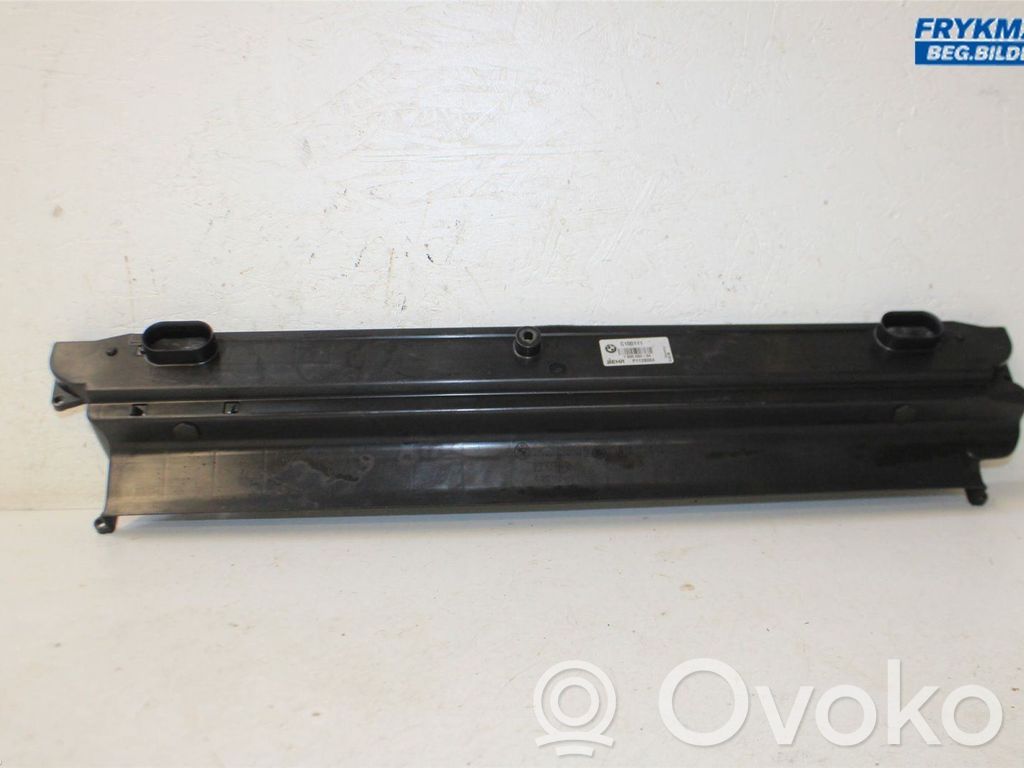 BMW 5 E60 E61 Radiatoru paneļa augšējā daļa (televizors) 
