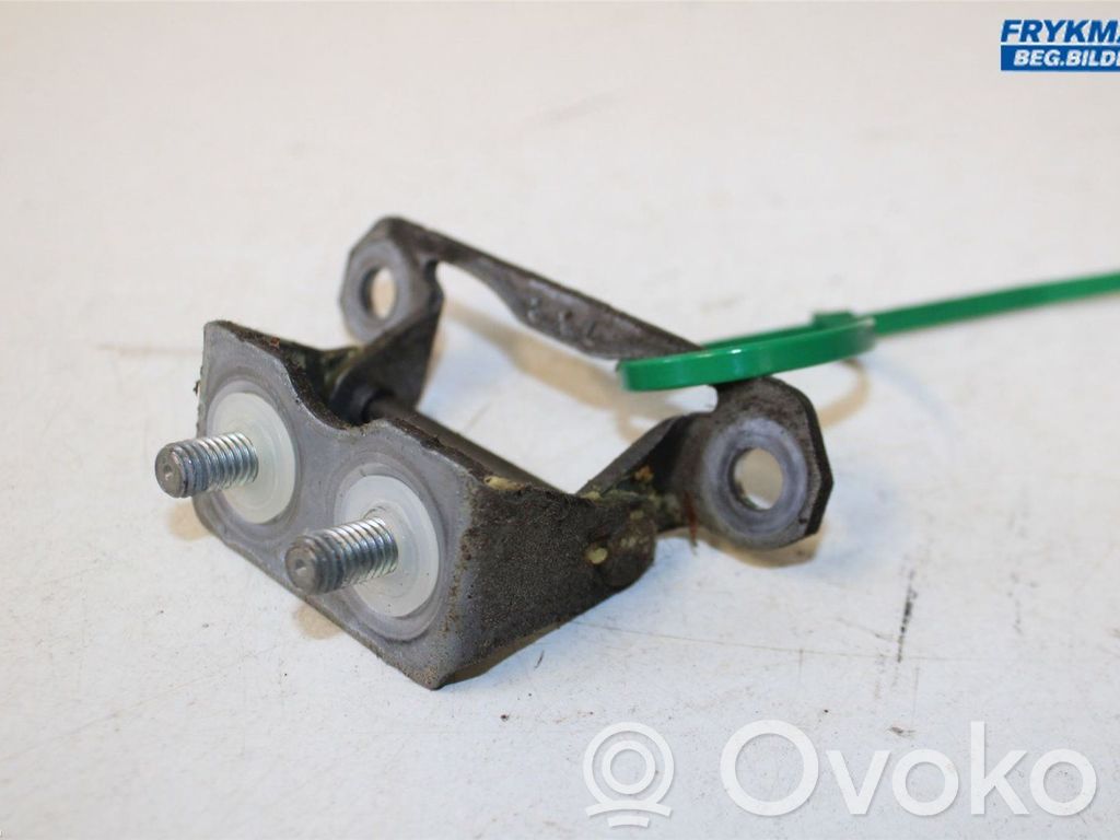 Subaru Forester SJ Tailgate/trunk/boot hinge 