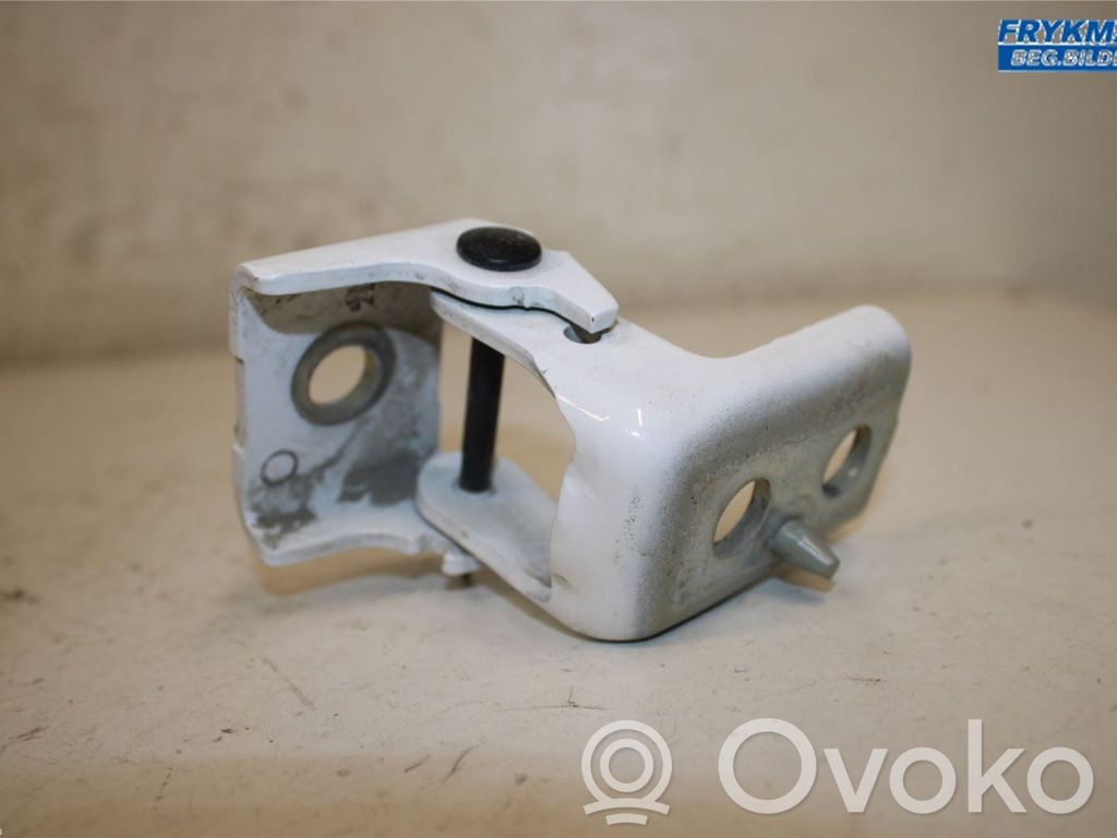 Citroen C3 Rear door lower hinge 