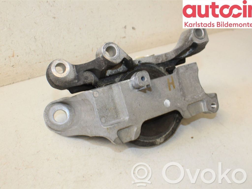 Ford Kuga III Engine mounting bracket 