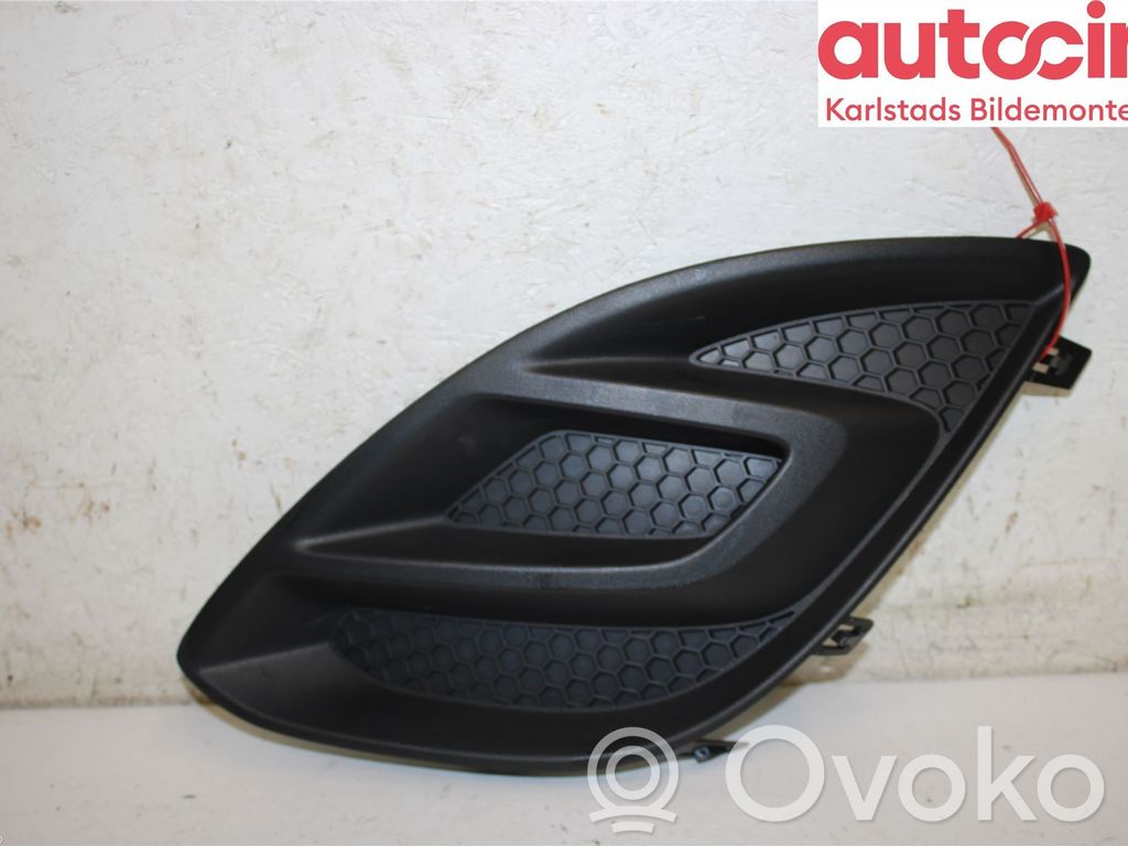 Opel Corsa D Etupuskurin alempi jäähdytinsäleikkö 