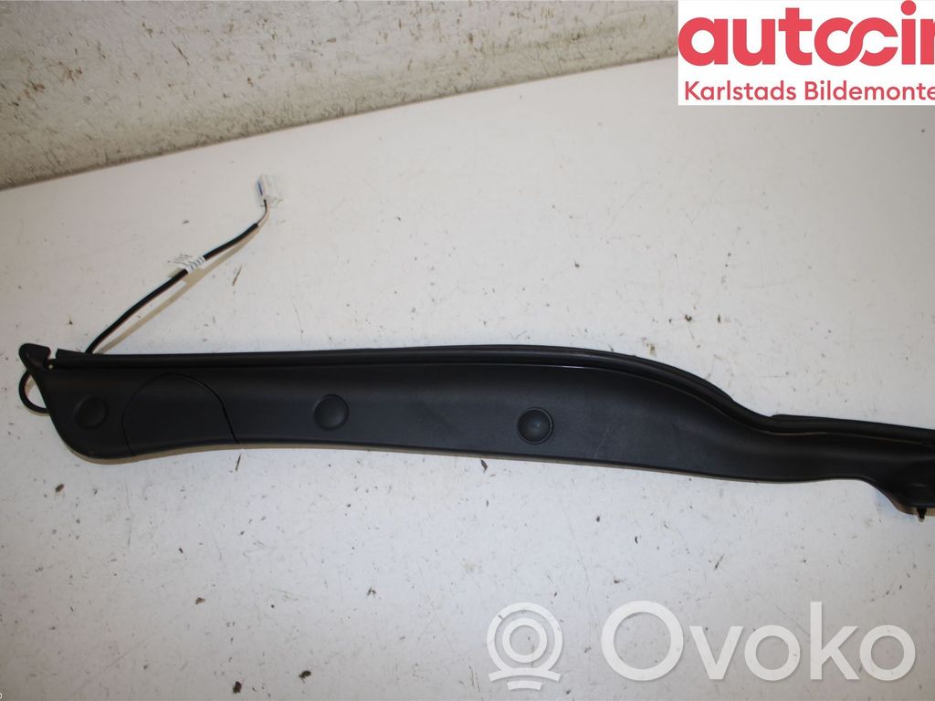 KIA Optima Tailgate trim 
