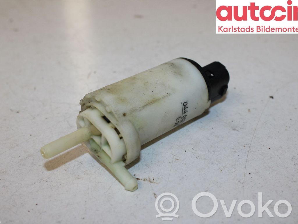 Volvo S70  V70  V70 XC Windscreen/windshield washer pump 