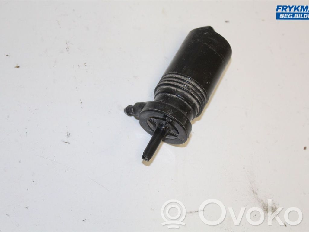 Volvo XC70 Headlight washer pump 